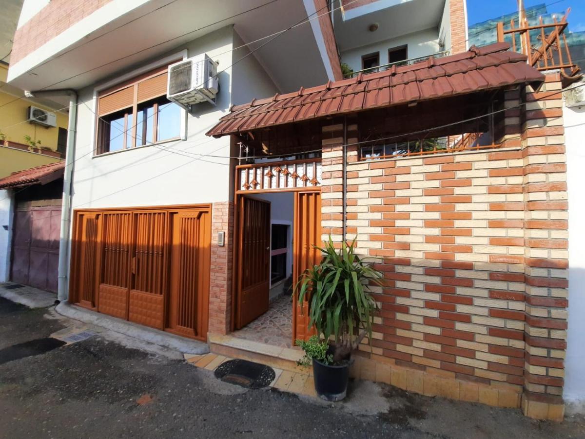 Villa 53 Тирана Екстер'єр фото