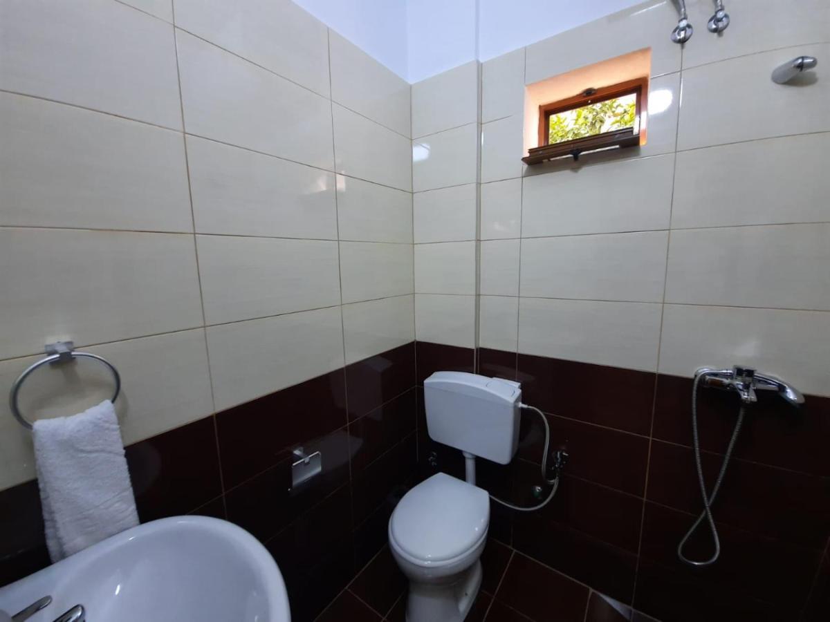 Villa 53 Тирана Екстер'єр фото