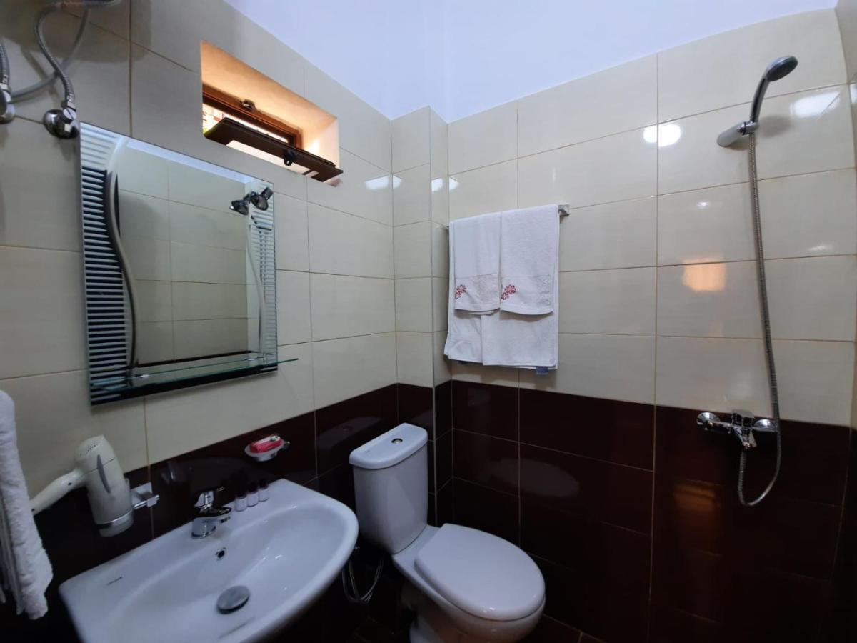 Villa 53 Тирана Екстер'єр фото