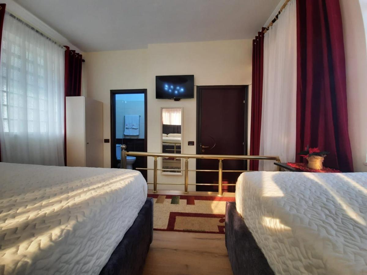 Villa 53 Тирана Екстер'єр фото